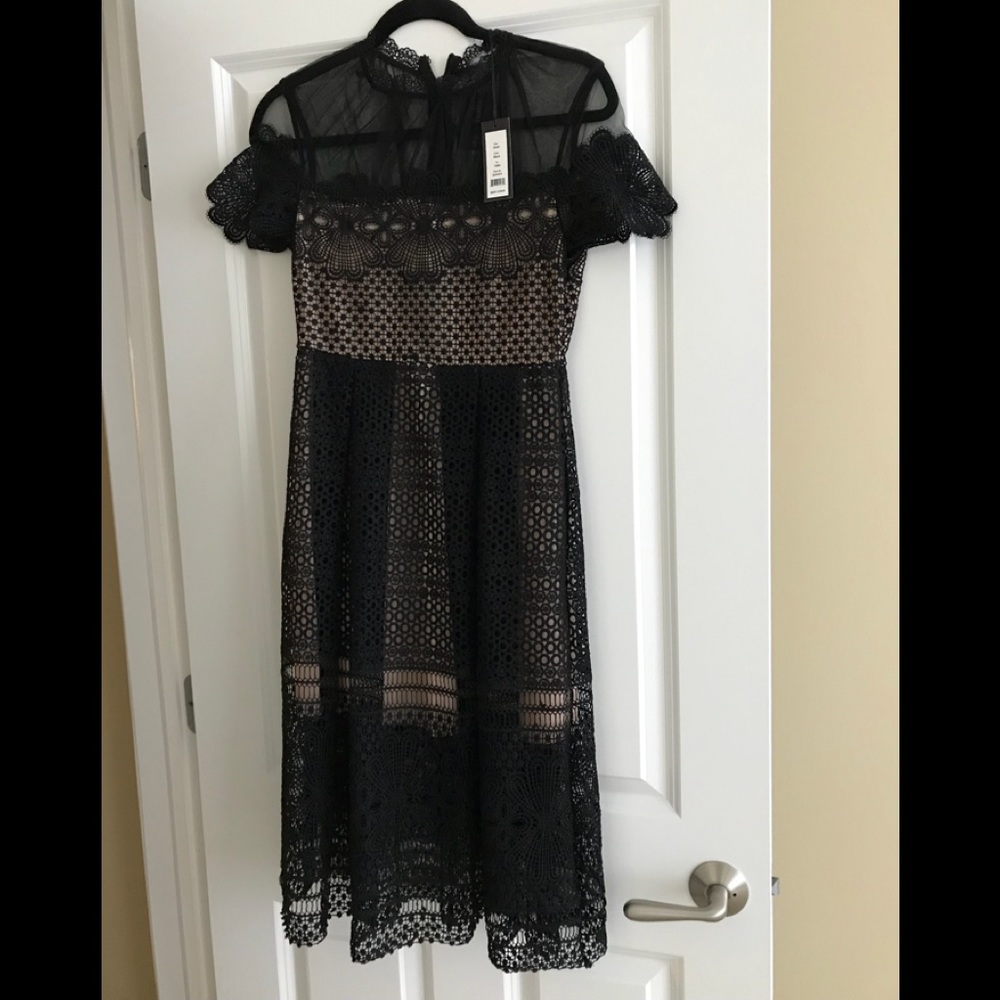 NWT Romeo and Juliet contour black dress